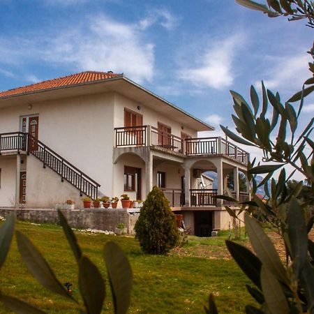 Apartment Juric Kaštel Novi Екстериор снимка