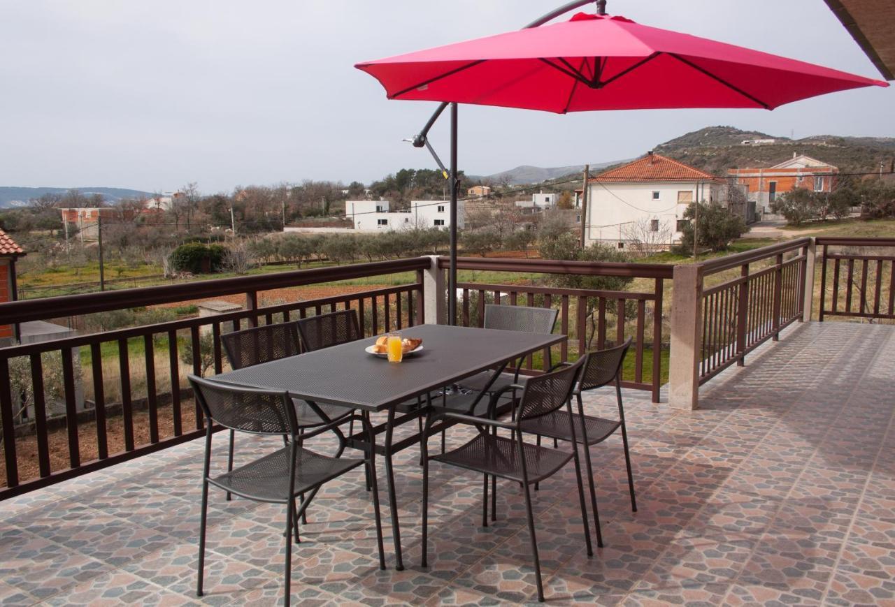 Apartment Juric Kaštel Novi Екстериор снимка