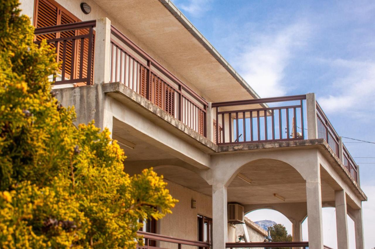 Apartment Juric Kaštel Novi Екстериор снимка
