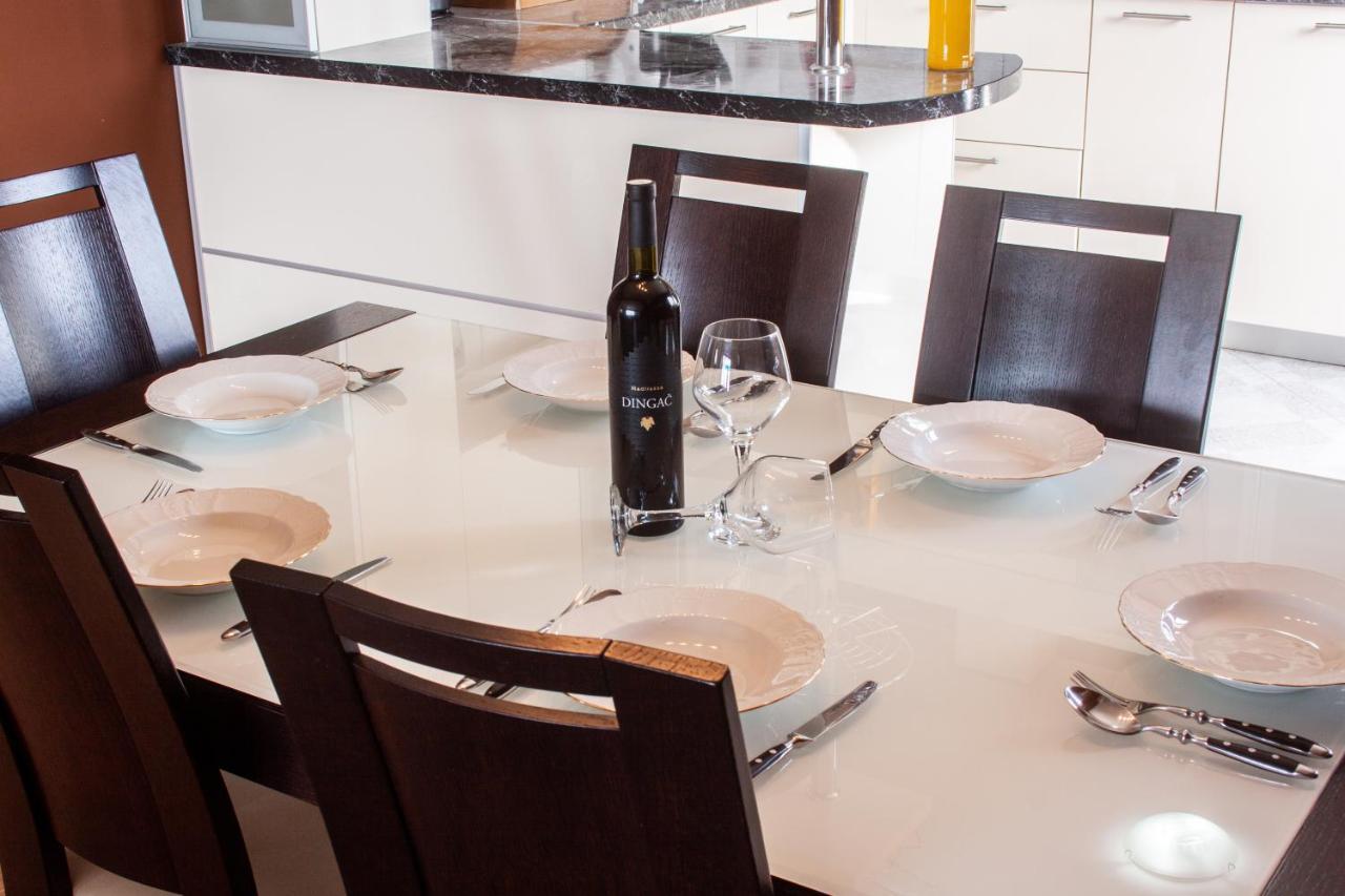 Apartment Juric Kaštel Novi Екстериор снимка