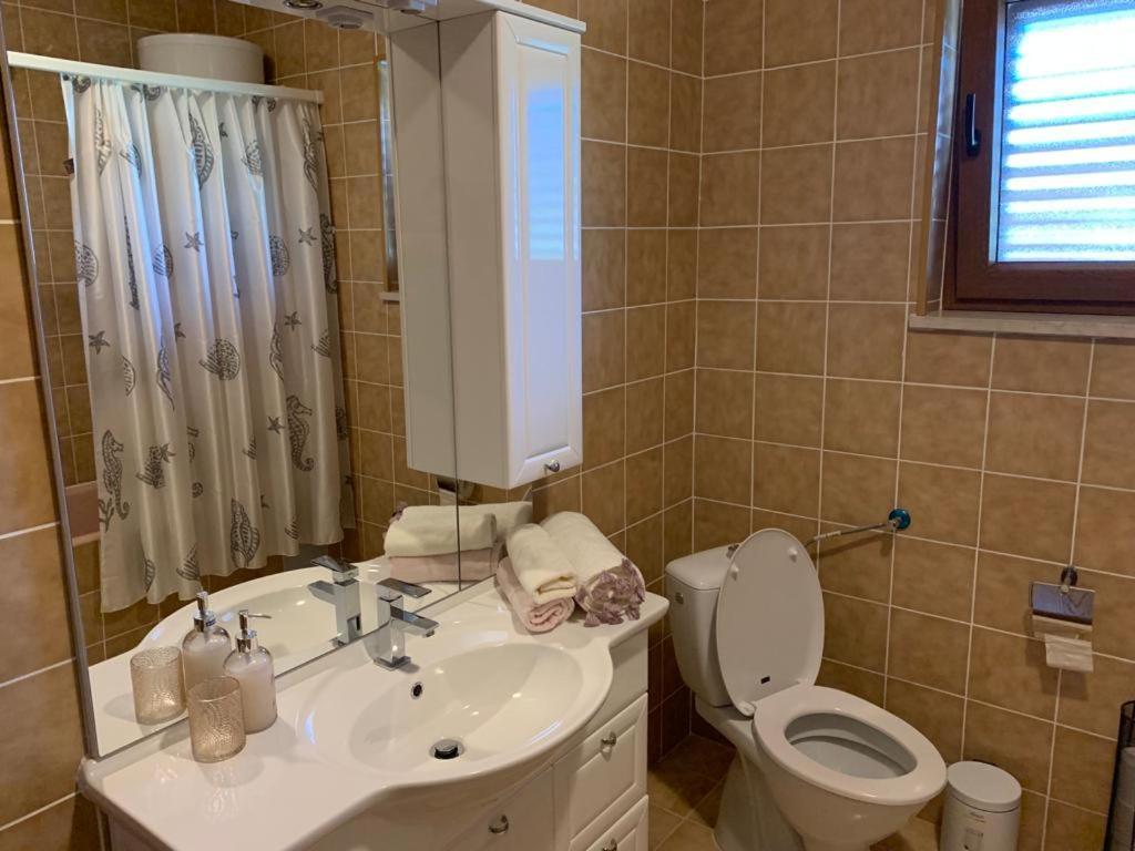 Apartment Juric Kaštel Novi Екстериор снимка